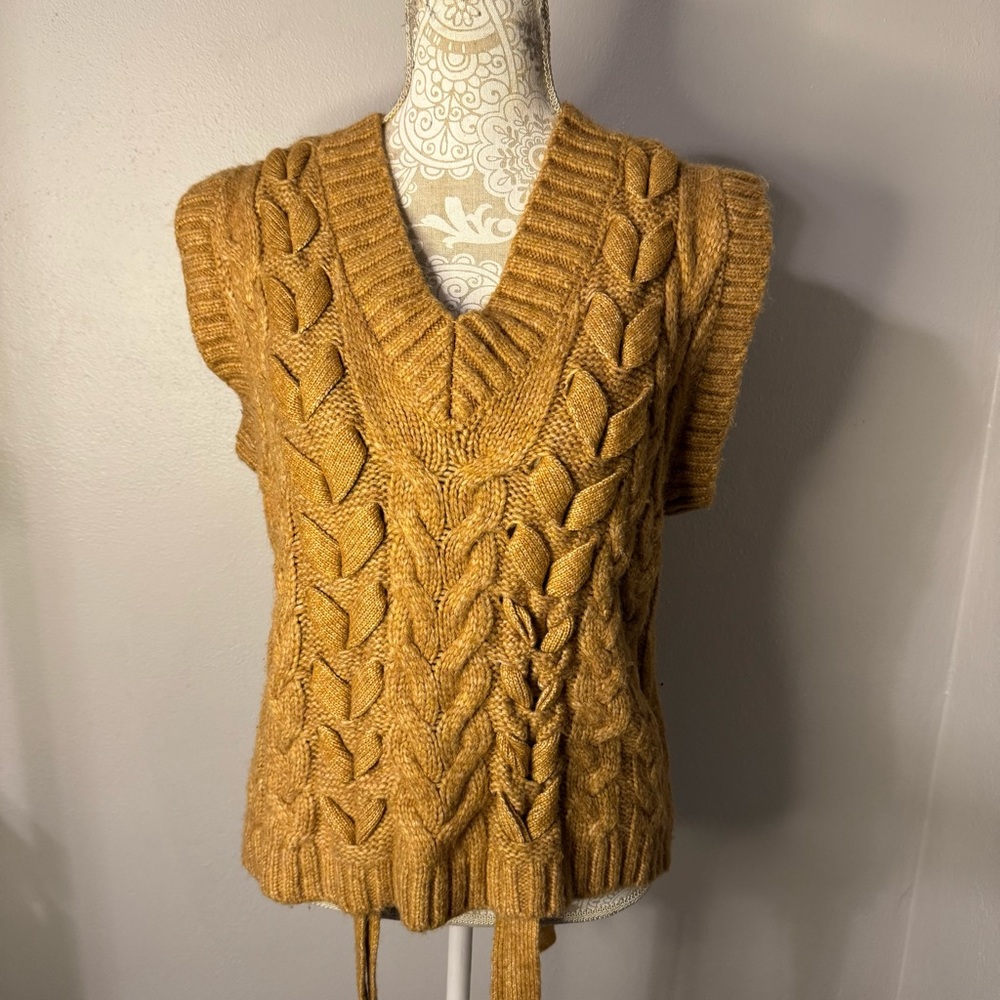 Forever 21 Cable Knit Sleeveless Sweater